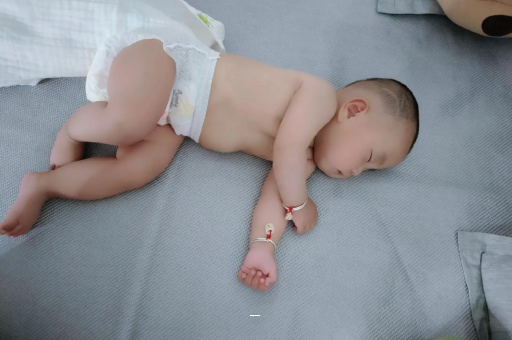 东台宝宝先长上牙还是下牙